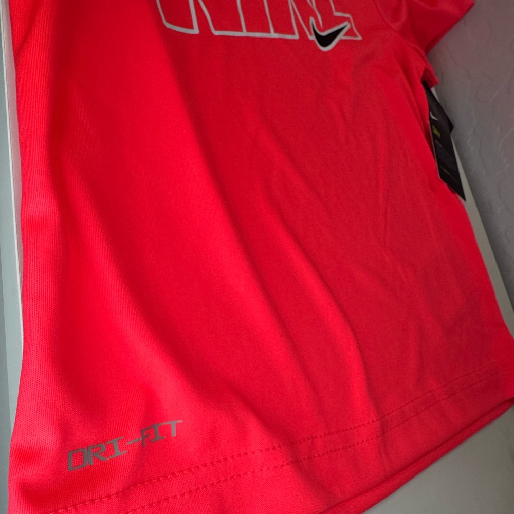 NWT Nike Boy Tee Size 7 - Picture 3 of 7